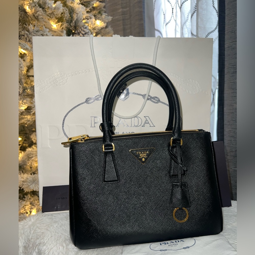 Medium Prada Galleria Saffiano leather bag